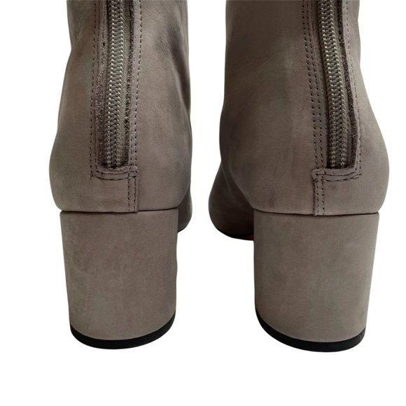 NIB SCHUTZ BRAELYN FRONT LACE SUEDE BOOTIES IN MOUSE/LIGHT GREY SZ:9 NWT - Picture 4 of 16